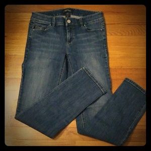 White House Black Market Blanc Slim Ankle Jean's